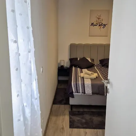 Apartament Razov